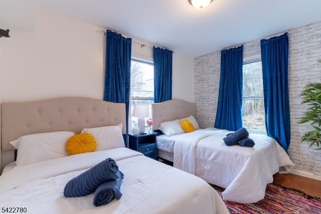 Building Photo - 45 Highland Ave