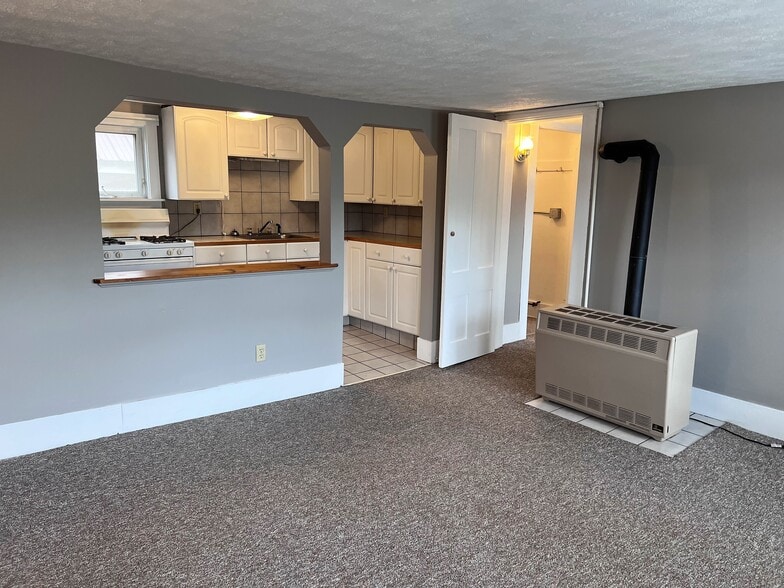 Primary Photo - 17 Elm St