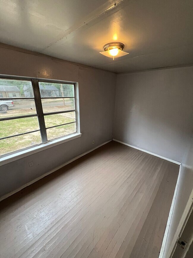 Building Photo - Sunset Acres! 3 bed/ 1 bath.