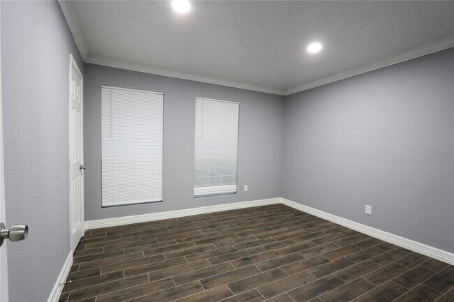 Building Photo - 10406 Townhall Ln