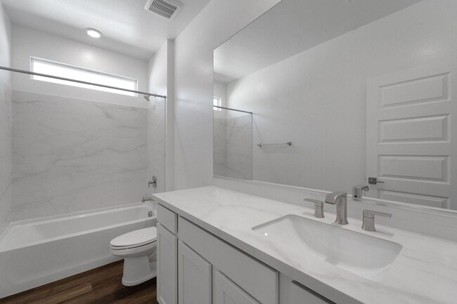 Building Photo - Charming 4BR House in Surprise