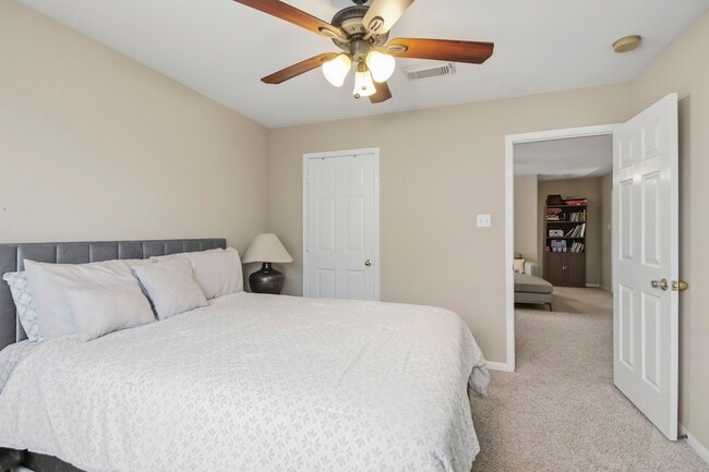 Building Photo - 25450 Barmby Dr