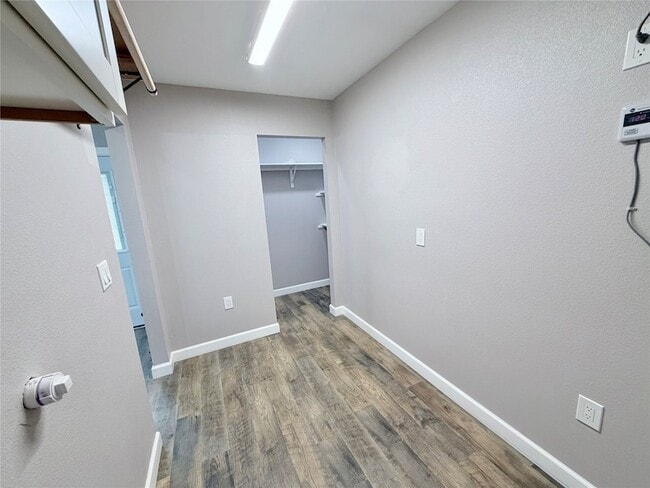 Building Photo - 710 N Rusk St