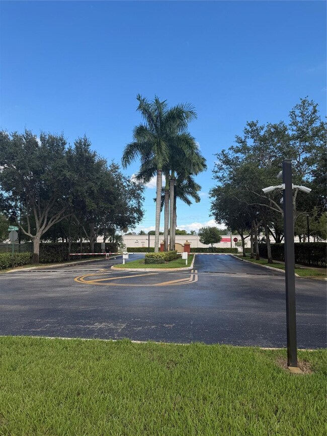 Building Photo - 3340 Palomino Dr