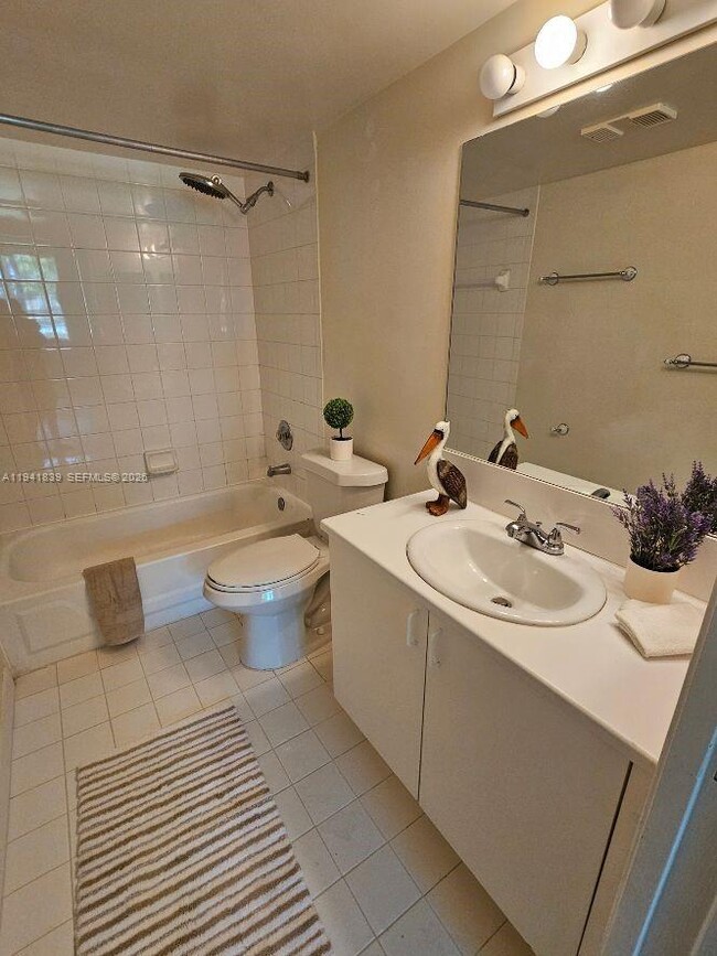 Building Photo - 111 Yacht Club Way