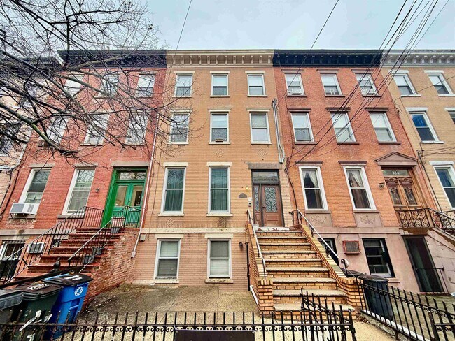 Building Photo - 232 Garden St