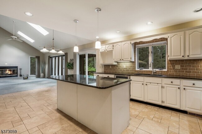 Building Photo - 833 Carnoustie Dr