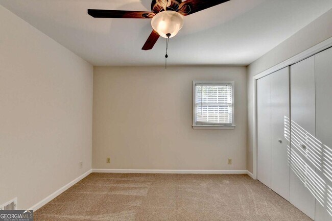 Building Photo - 478 Dorsey Cir SW