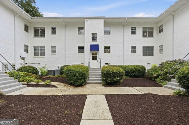 Building Photo - 2240 Cheshire Bridge Rd NE