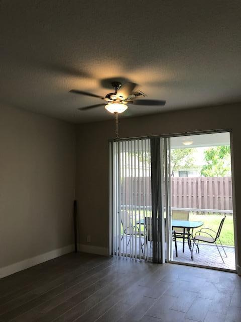 Building Photo - 10914 Oak Bend Way