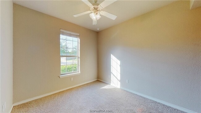 Building Photo - 111 Kleine Ln