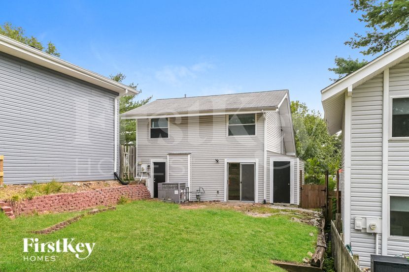 Building Photo - 455 Down Hill Dr