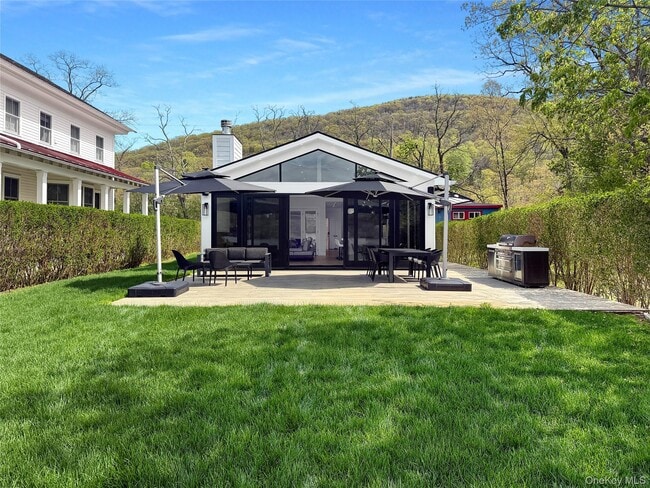 Building Photo - 12 Hudson River Ln