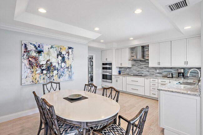 Building Photo - 550 S Ocean Blvd