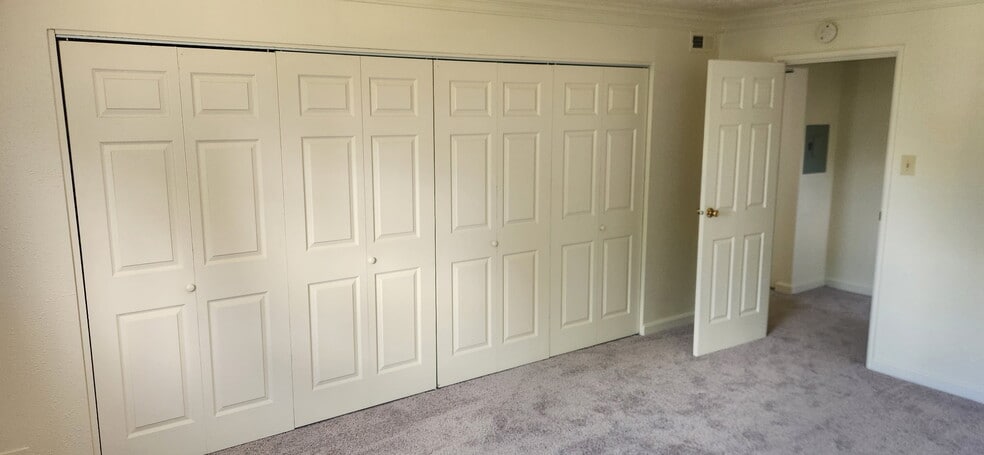 Bedroom - 1409 Summit St