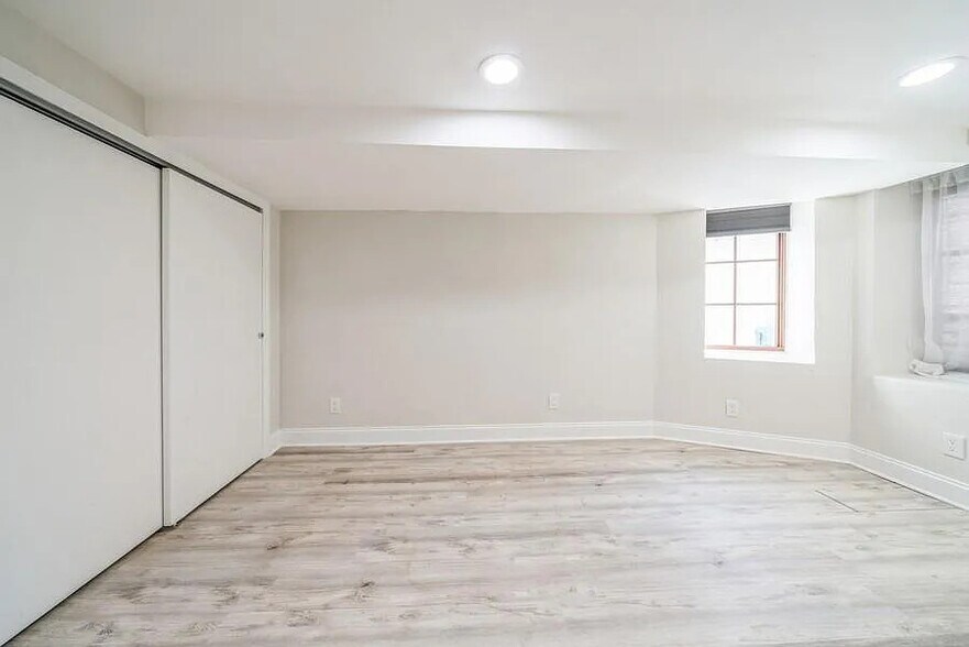 Building Photo - 316 2nd St