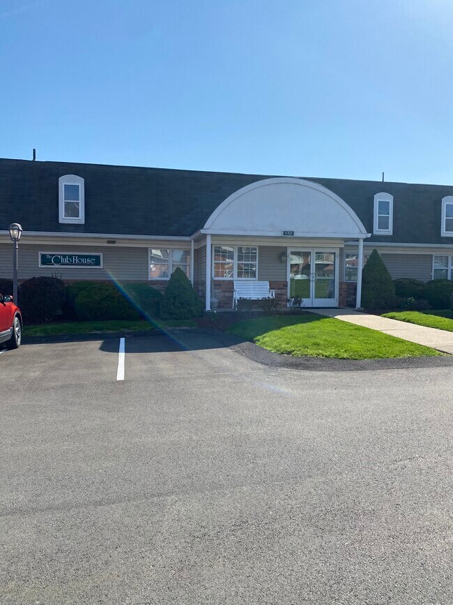 Primary Photo - 602 Clubhouse Dr