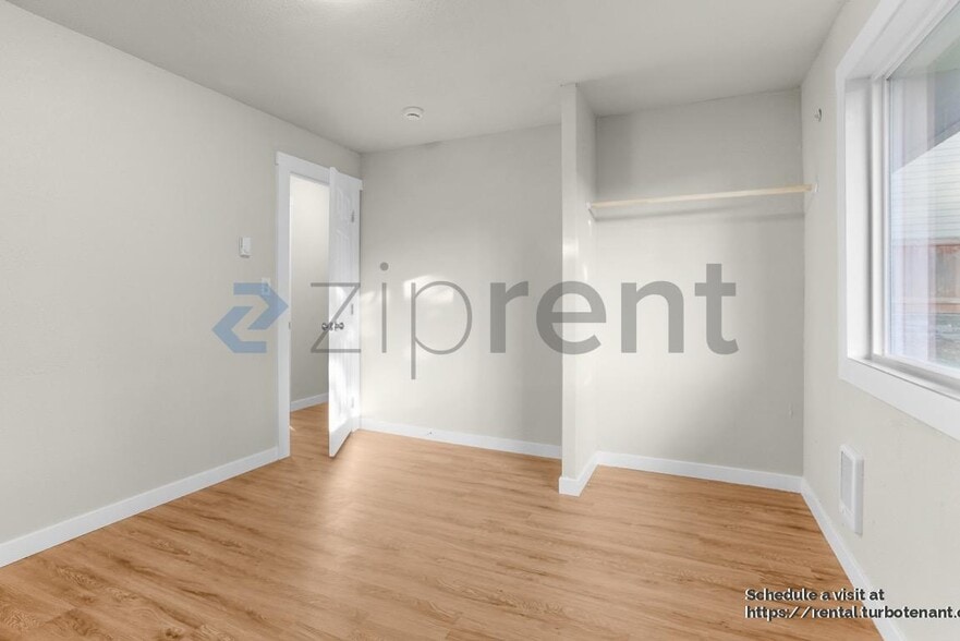 Building Photo - 1502 Kirkland Ave NE