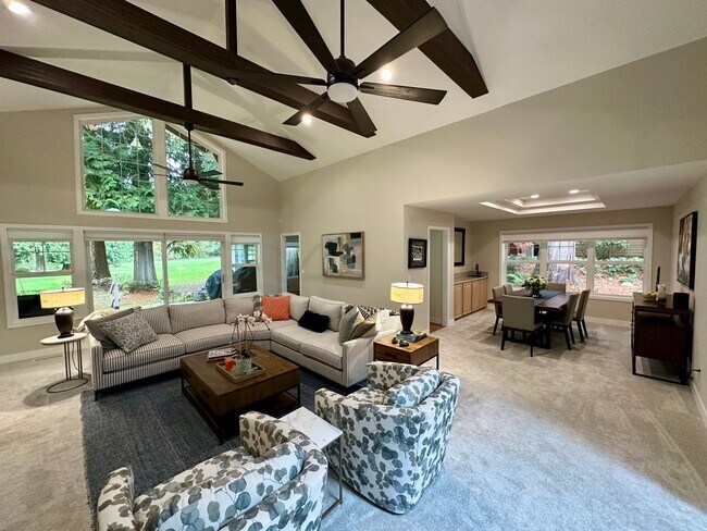 Building Photo - 9048 Gleneagle Dr