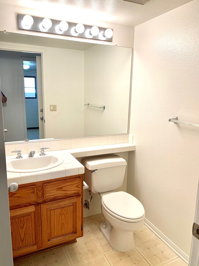 Building Photo - Spacious 4BD/2.5BA Home in Chula Vista - $4,295/mo!!