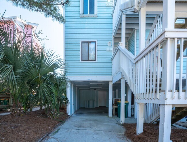 Building Photo - PRICE REDUCED ON OCEANFRONT OFF-SEASON MONTHLY RENTAL