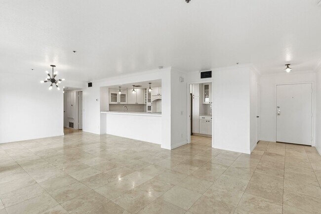Building Photo - Spacious Luxury Home With Ocean and Newport Harbor Views