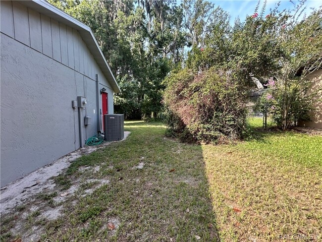 Building Photo - 7236 E Oak Isle Dr
