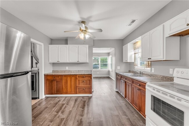 Building Photo - 15922 Eleanore Dr