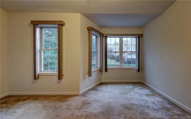 Building Photo - 60 Grove St