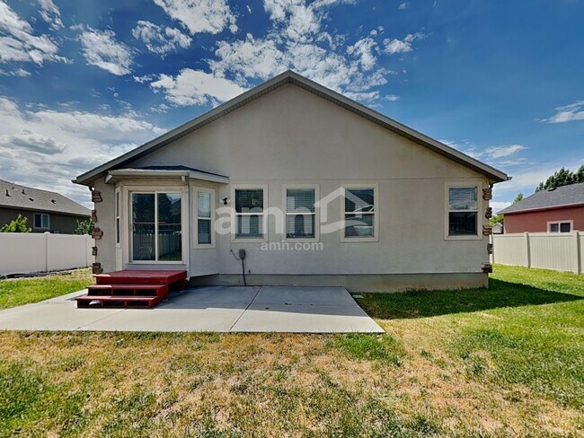 Building Photo - 1449 S 2490 E