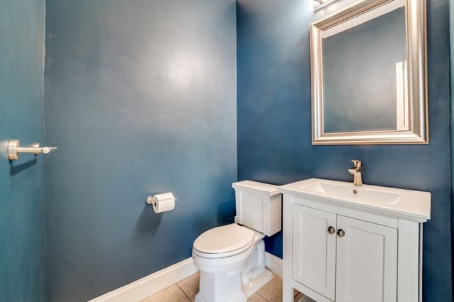 Building Photo - RENOVATED 4-BEDROOM IN MISSION RIDGE