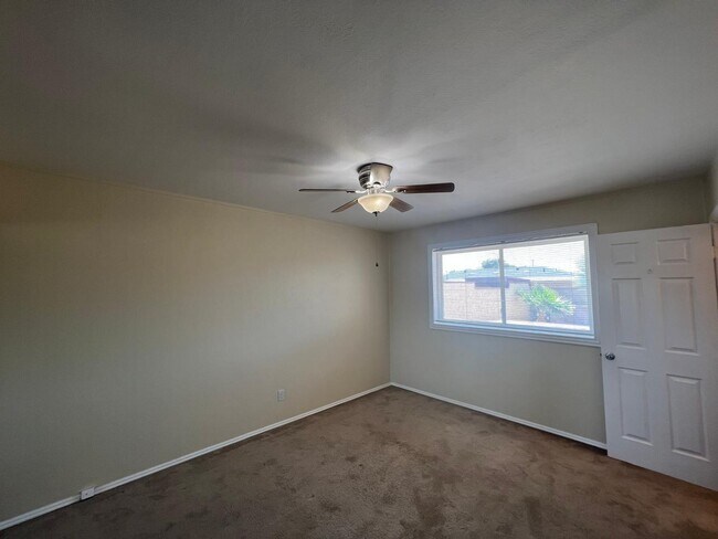 Building Photo - 7417 E Cambridge Ave