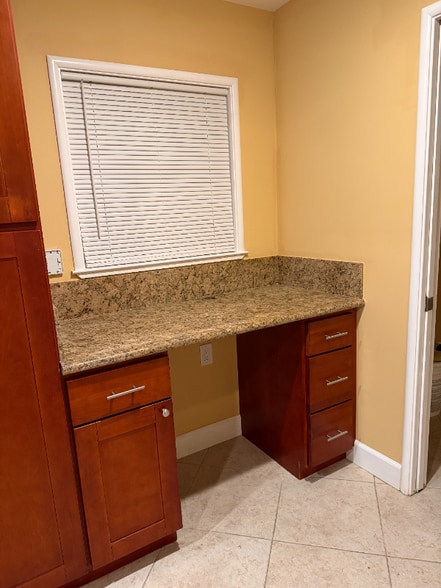 Building Photo - 1621 Hobson Ave