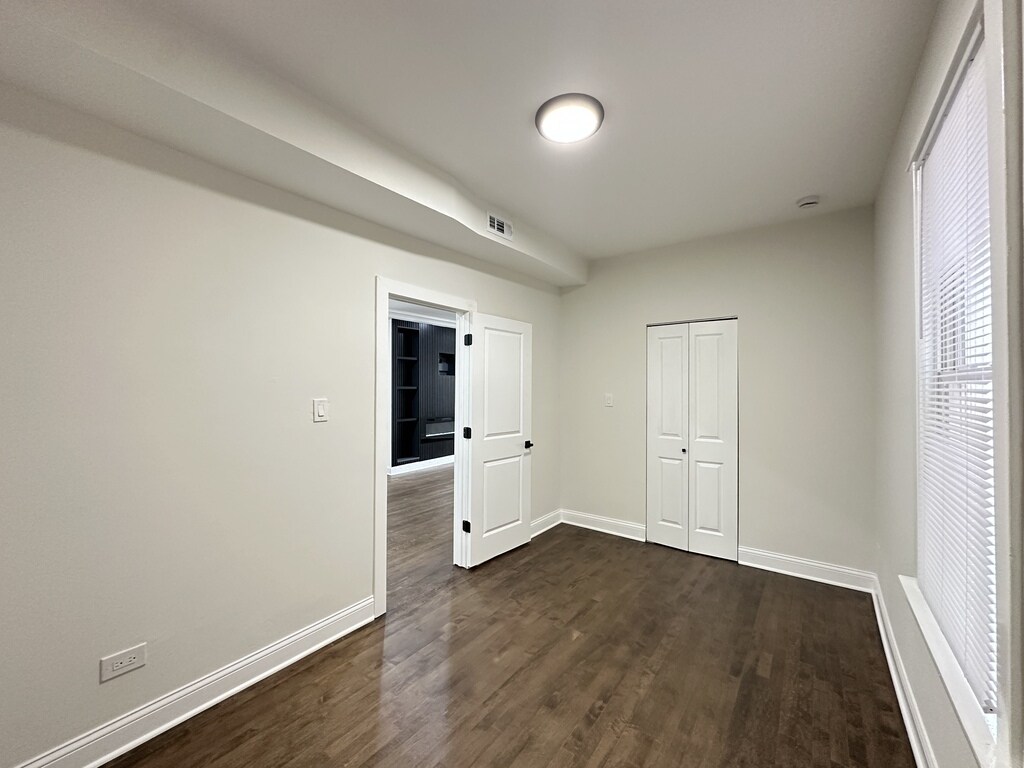 Building Photo - 2317 N Keeler Ave