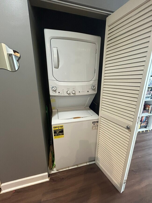 Building Photo - 1400 S Michigan Ave