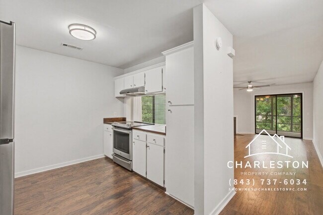 Building Photo - 2741 Jobee Dr