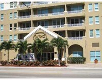 Building Photo - 2665 SW 37th Ave