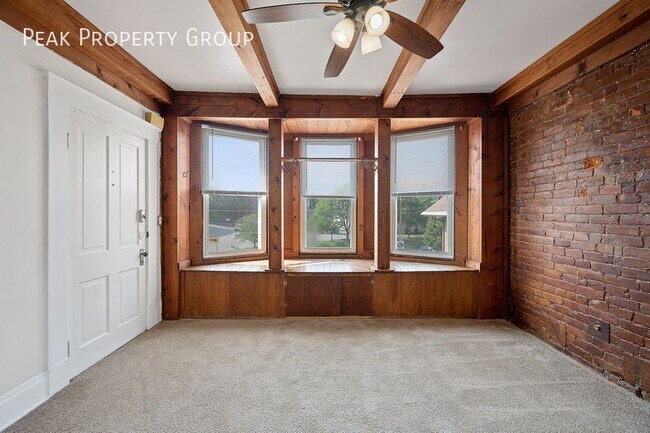 Building Photo - 2549 University Ct