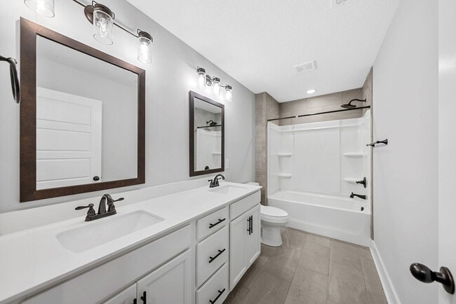 Building Photo - 4 Bedroom 2 1/2 Bath Home For Rent Near Ex...