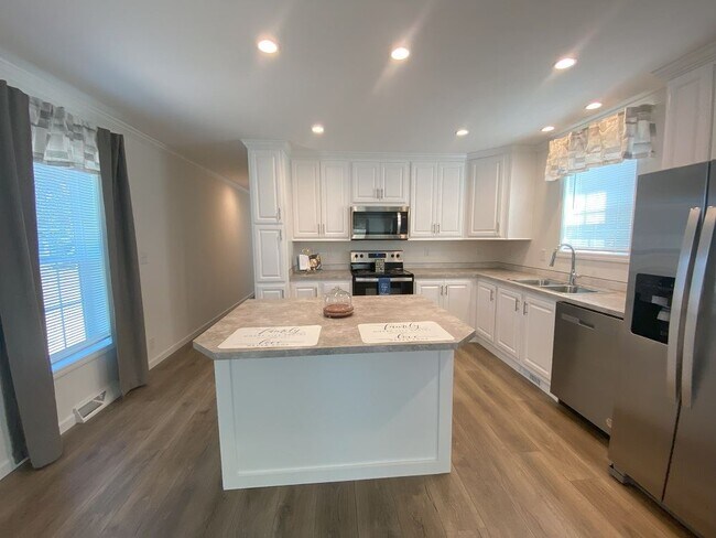 Building Photo - 174 Mockingbird Way