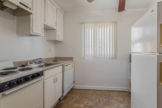 Building Photo - 5845 Interceptor St