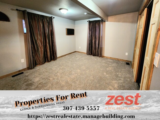 Building Photo - 1012 N Kimball St