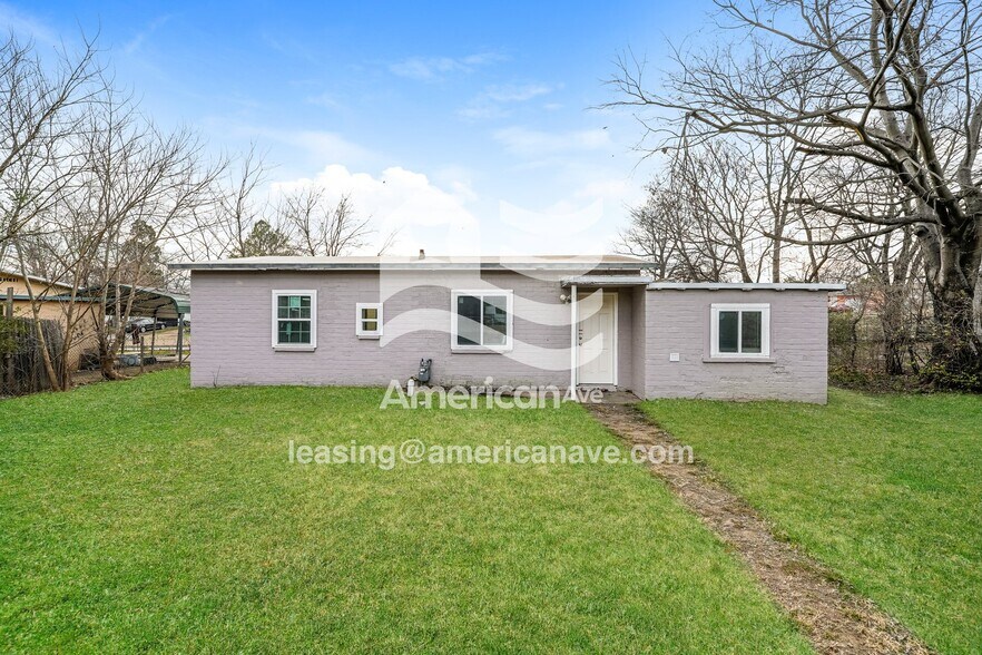 Building Photo - 1531 N Indianapolis Ave