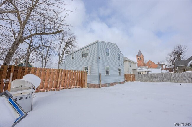 Building Photo - 1629 10th St