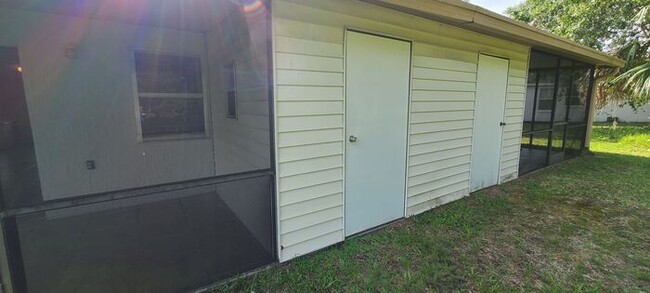 Building Photo - Duplex in Poinciana, Polk County