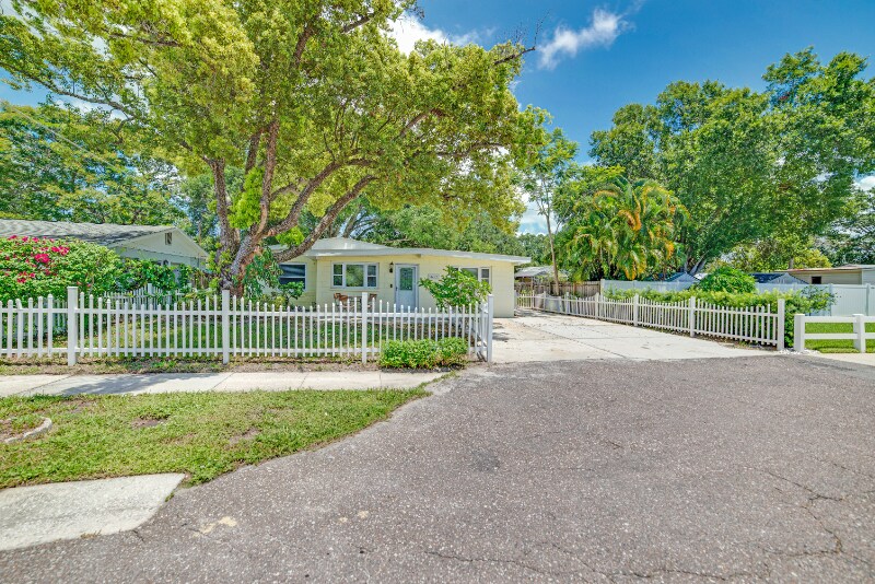 Building Photo - 4413 W Rogers Ave