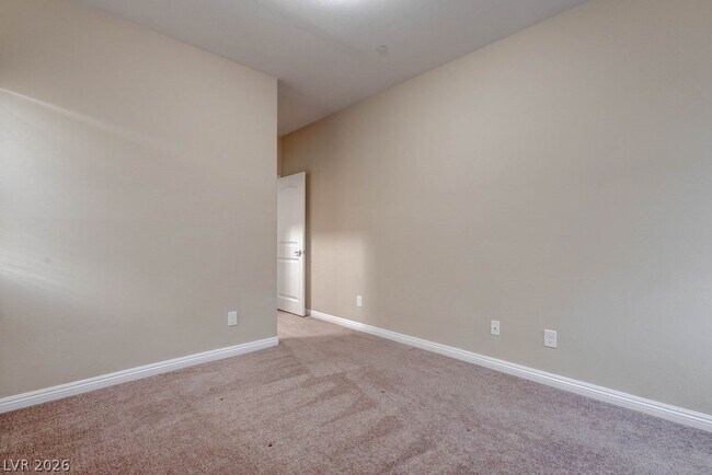 Building Photo - 1067 Fish Pond Ave