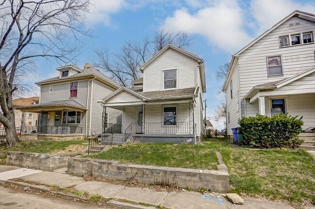 Primary Photo - Two Bedroom in Dayton!