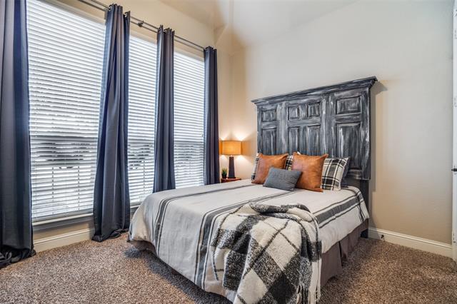 Building Photo - 401 Sarah Cir