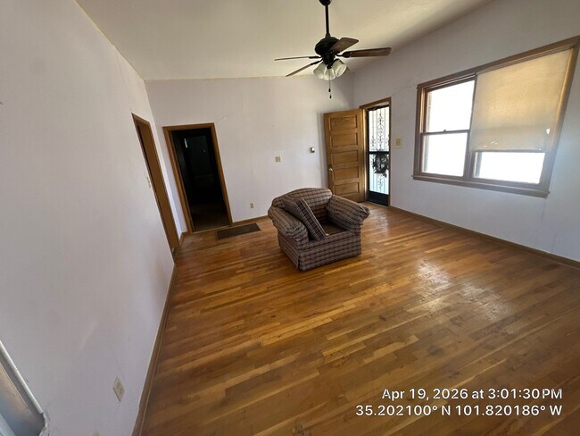 Building Photo - 901 S Roberts St